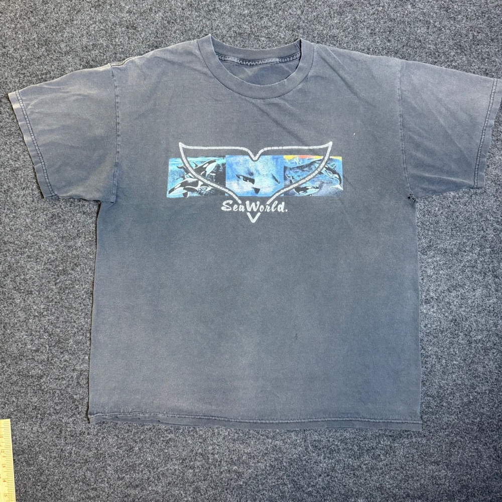 Vintage SeaWorld Graphic T-Shirt Mens XL Faded Black Distressed Orca Whale Tail